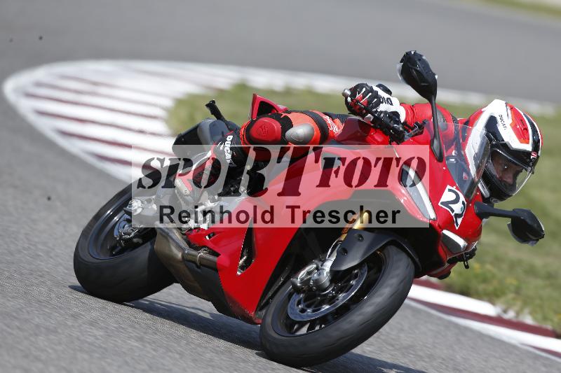 Archiv-2025/49 26.08.2025 Cornu Master School ADR/gruen-vert/22